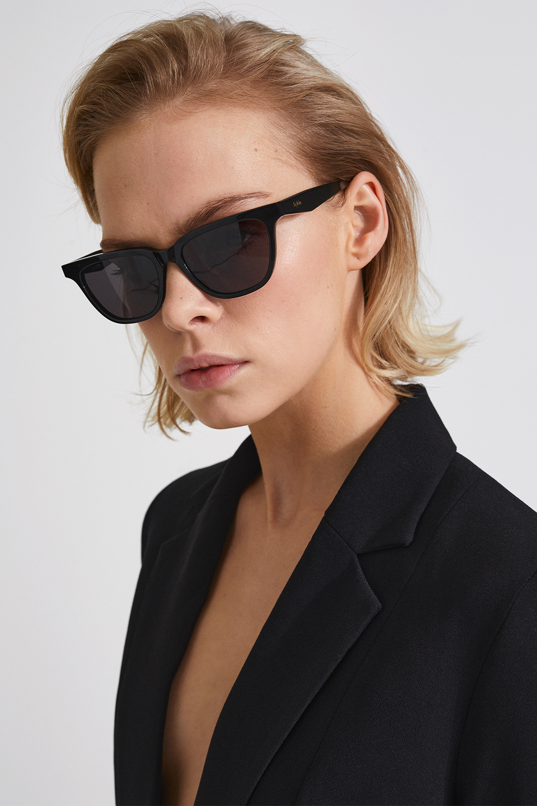 MANHATTAN SUNNIES - BLACK