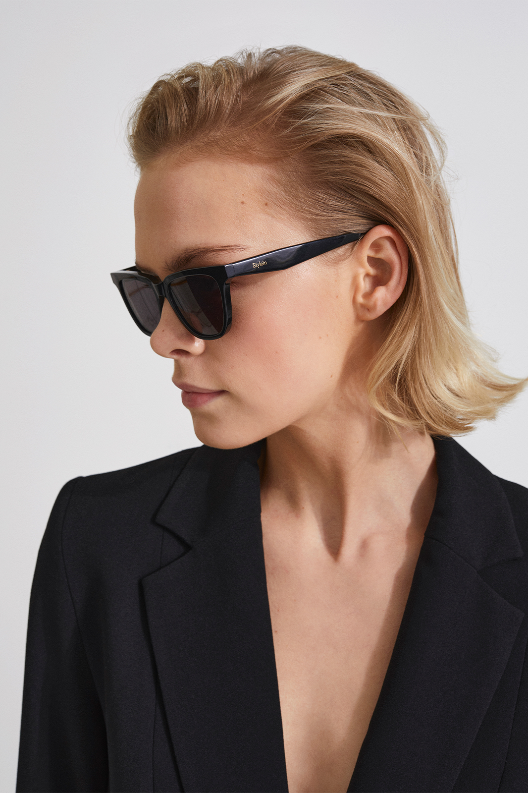 MANHATTAN SUNNIES - BLACK